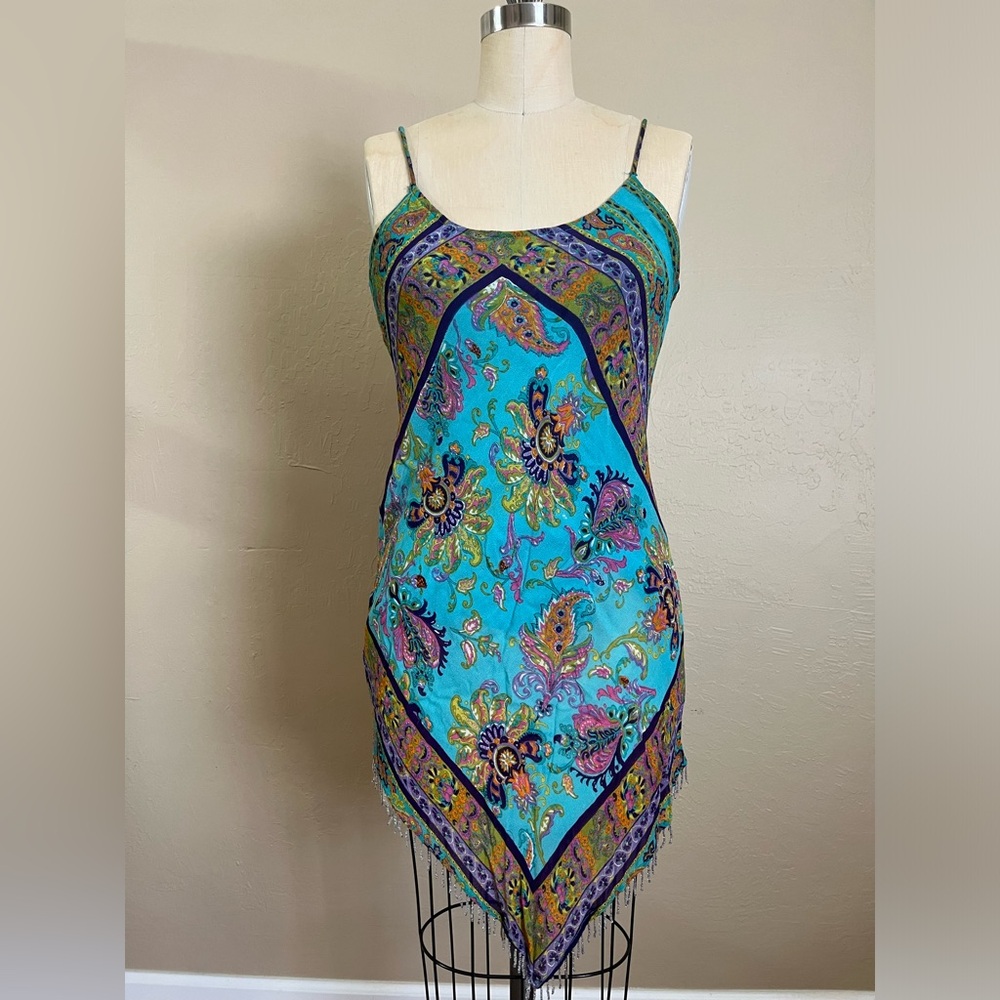 Island style dress, perfect for warm weather events.